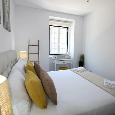 Moderno Nas Olaias A 5 Minutos Da Faculdade Isel E Ist Apartamento *